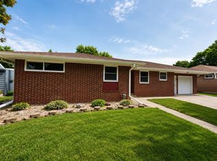 308 N 15th St, Estherville, IA 51334