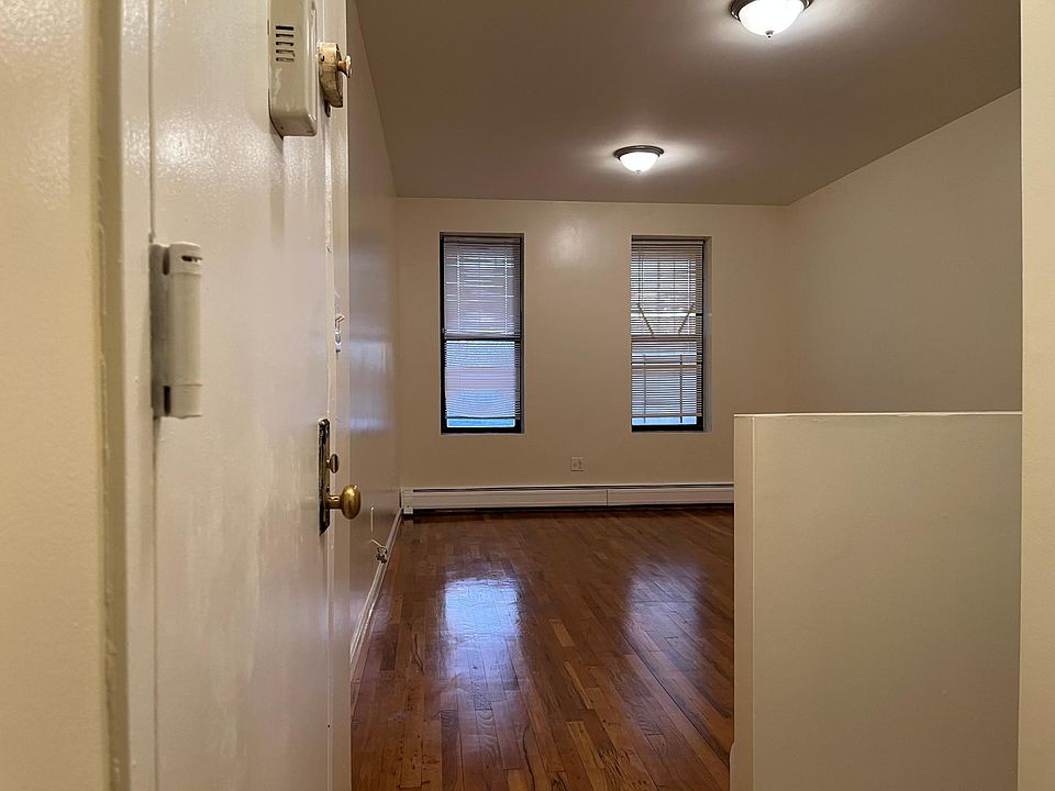 1st image of 815 Crotona Park N #2