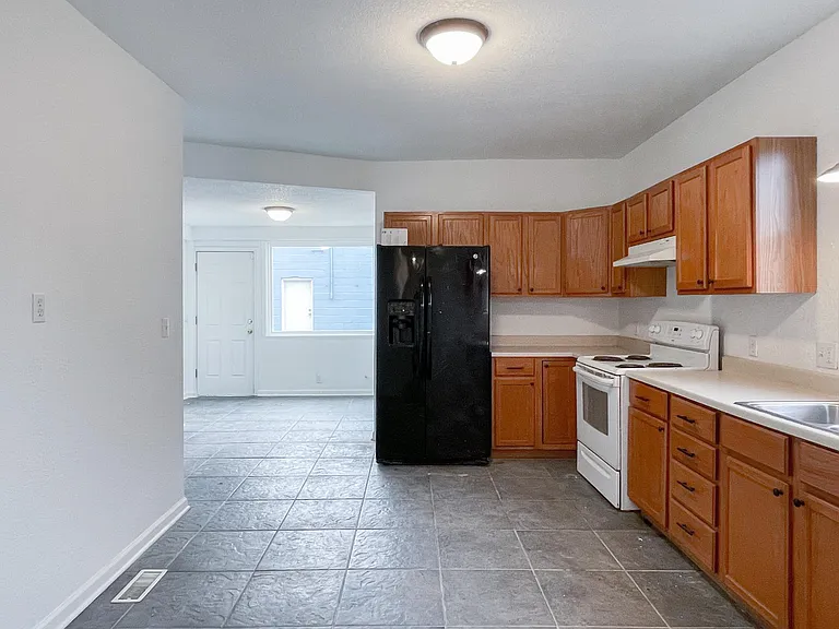 Kitchen/eating area