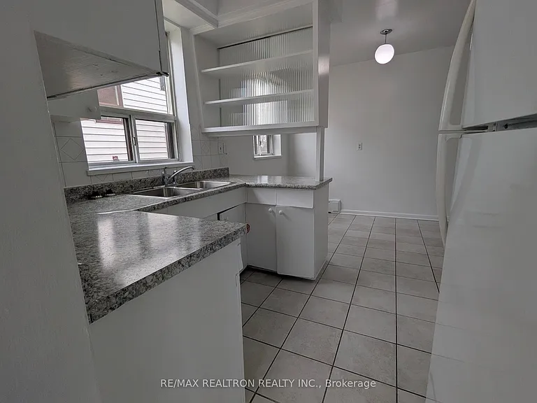 40 Meadowbrook Rd #4 — Photo 5