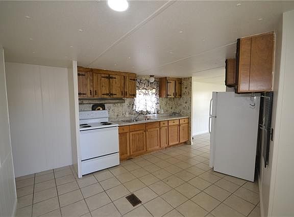 5th image of 117 1st St Lot 5