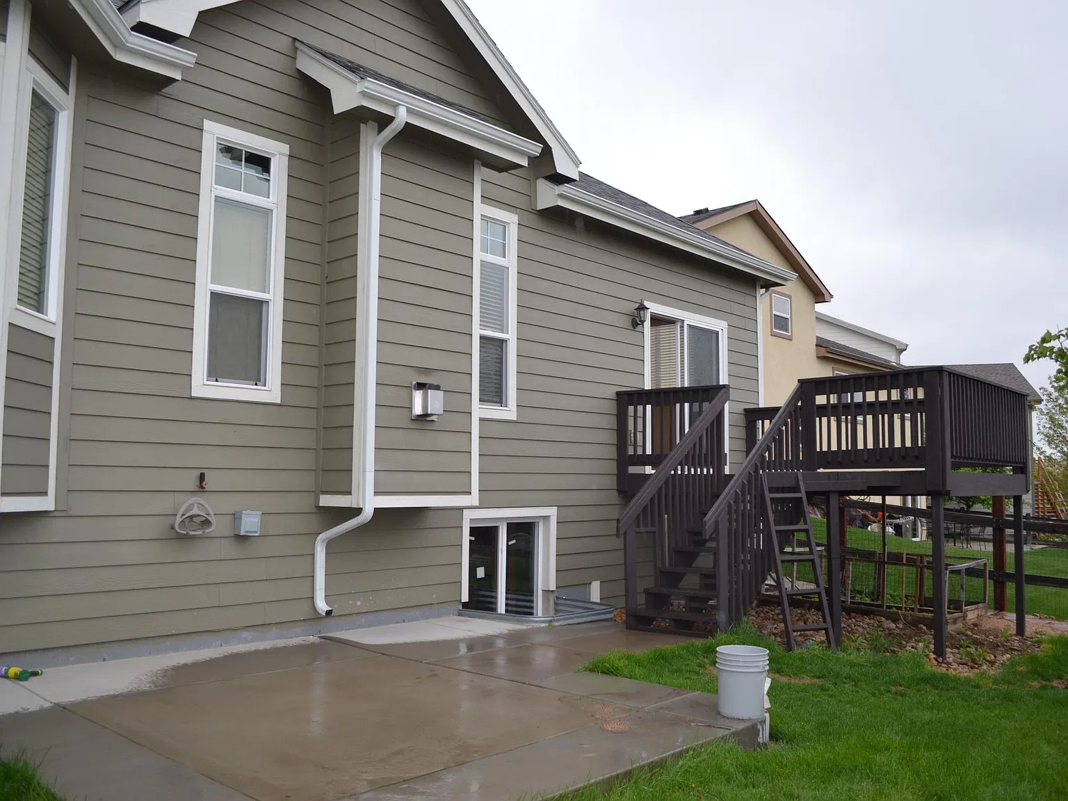 3 bed, 3327 sqft, $2,500 — Photo 2