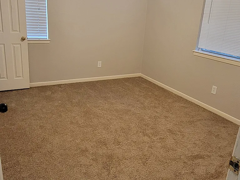 427 Darlene Ln — Photo 9
