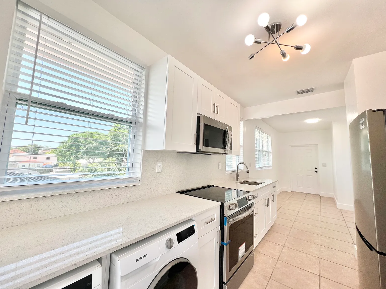 2 bed, 950 sqft, $2,750 — Photo 2