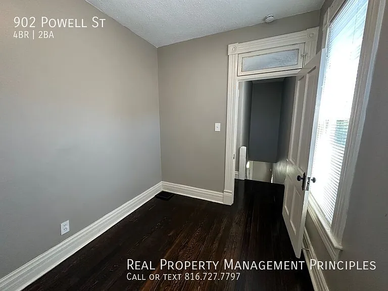 902 Powell St — Photo 33