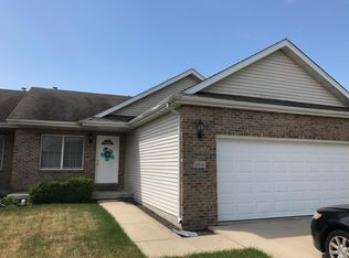 3914 Lear Dr, Springfield, IL 62711