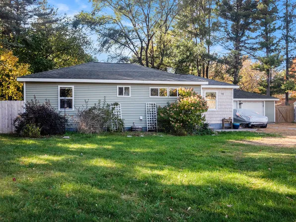 702 Butternut Dr, Holland, MI 49424
