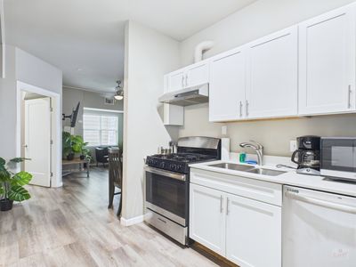 911 W 22nd St, Austin, TX, 78705