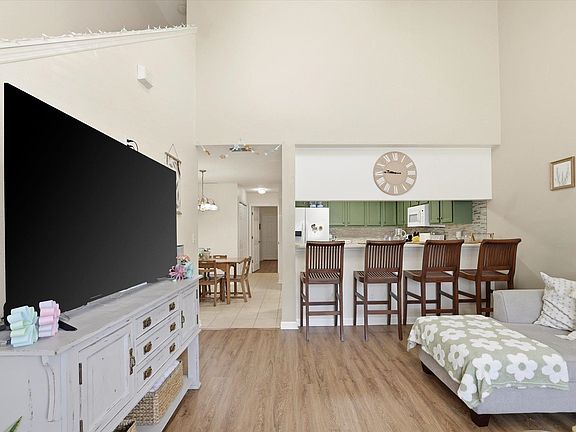 4th image of 4434 Gearhart Rd APT 1704