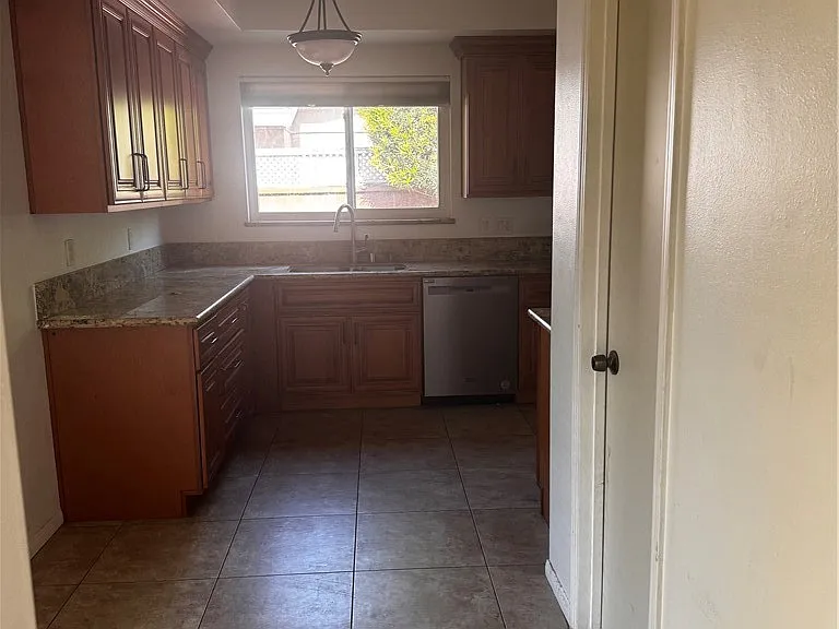 5856 Los Molinos Dr — Photo 4