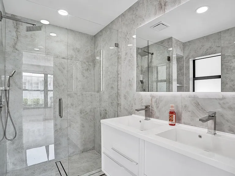 840 SW 3rd St — Photo 22