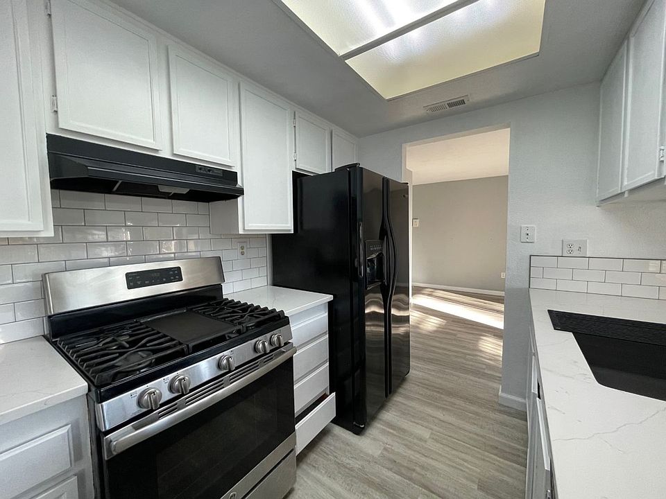 1st image of 1137 Arbor Ln