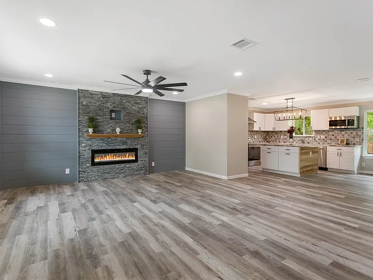 904 Westview Cir — Photo 3