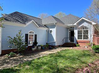 104 S Fields Cir, Chapel Hill, NC 27516