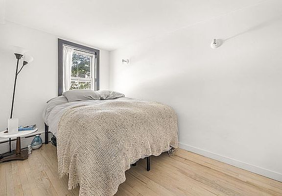3rd image of 143 Richardson St #2