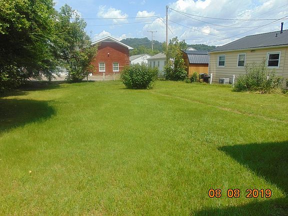 5th image of 323 Fm Stafford Ave