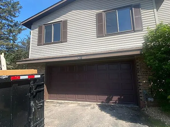 901 Clover Leaf Pkwy NE, Blaine, MN 55434