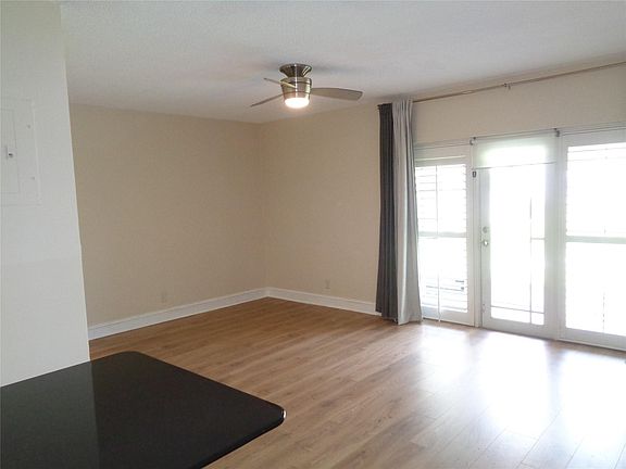 3rd image of 4200 Crystal Lake Dr APT 112