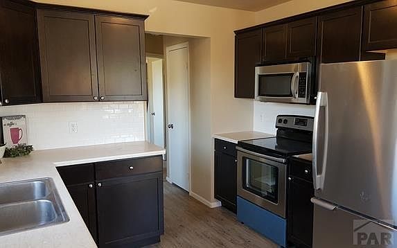 4th image of 1611 Fremont Ave