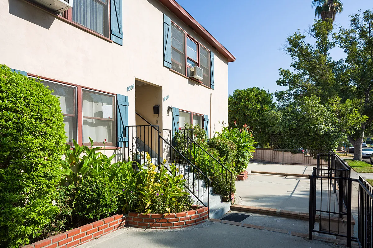 Building Photo - 363 W Providencia Ave
