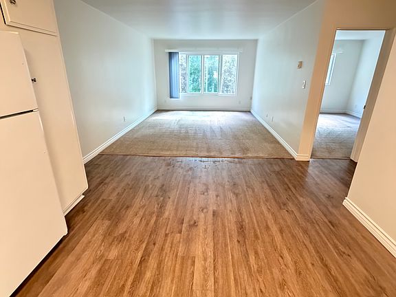 2nd image of 140 W Kalmia St #304