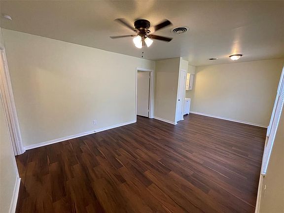 3rd image of 205 E Crestmont Dr