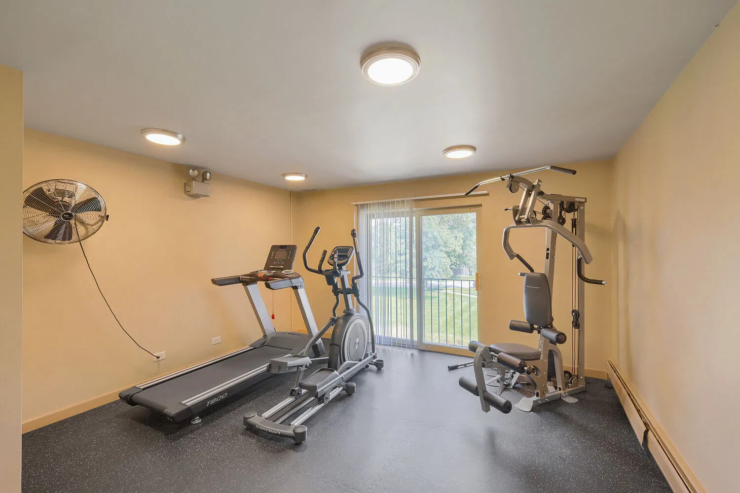 2 bed, 950 sqft, $1,850 — Photo 3