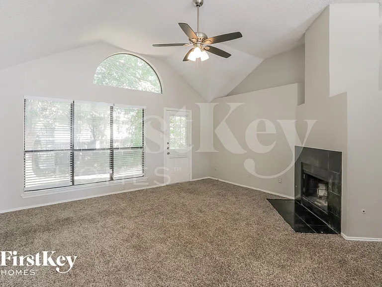 701 Long Hill Ct — Photo 4