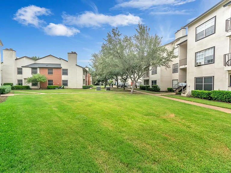 Oak Meadow Apartments — Photo 50