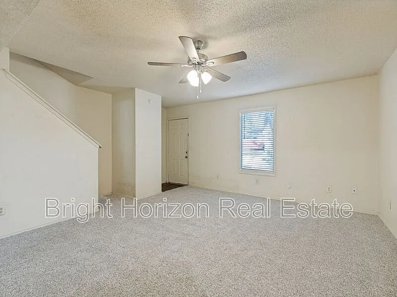 3 bed, 1.5 bath, $1,350 — Photo 4
