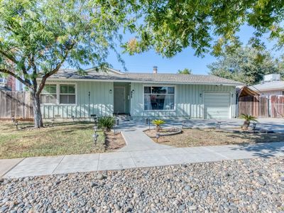 1904 W Sussex Way, Fresno, CA, 93705