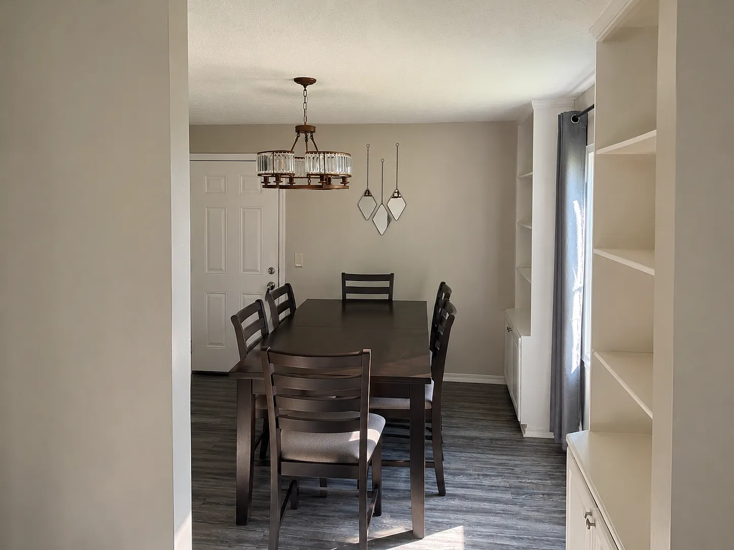 4 bed, 2250 sqft, $2,550 — Photo 4