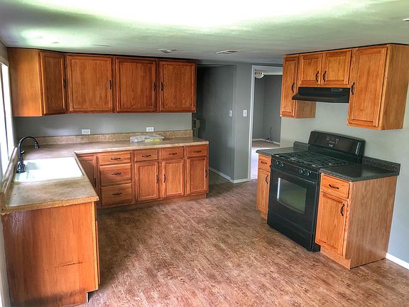 4th image of 1200 N Detroit Ave