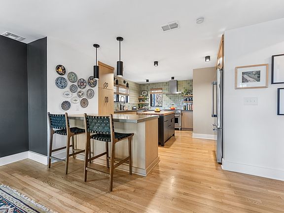 5th image of 22 Priscilla Ln