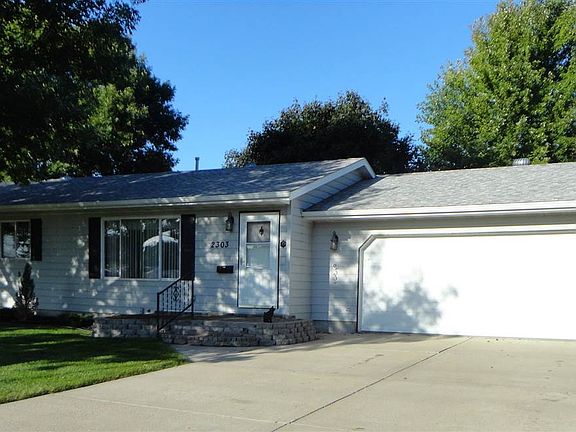 2nd image of 2303 Douglas Ave