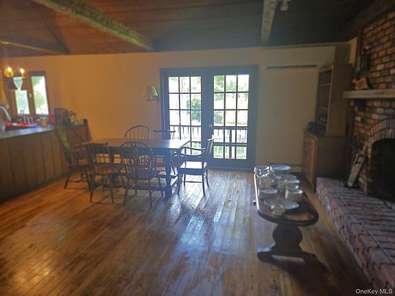 4th image of 31 Pinesbridge Road