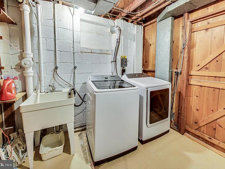 6515 E Halbert Rd — Photo 22