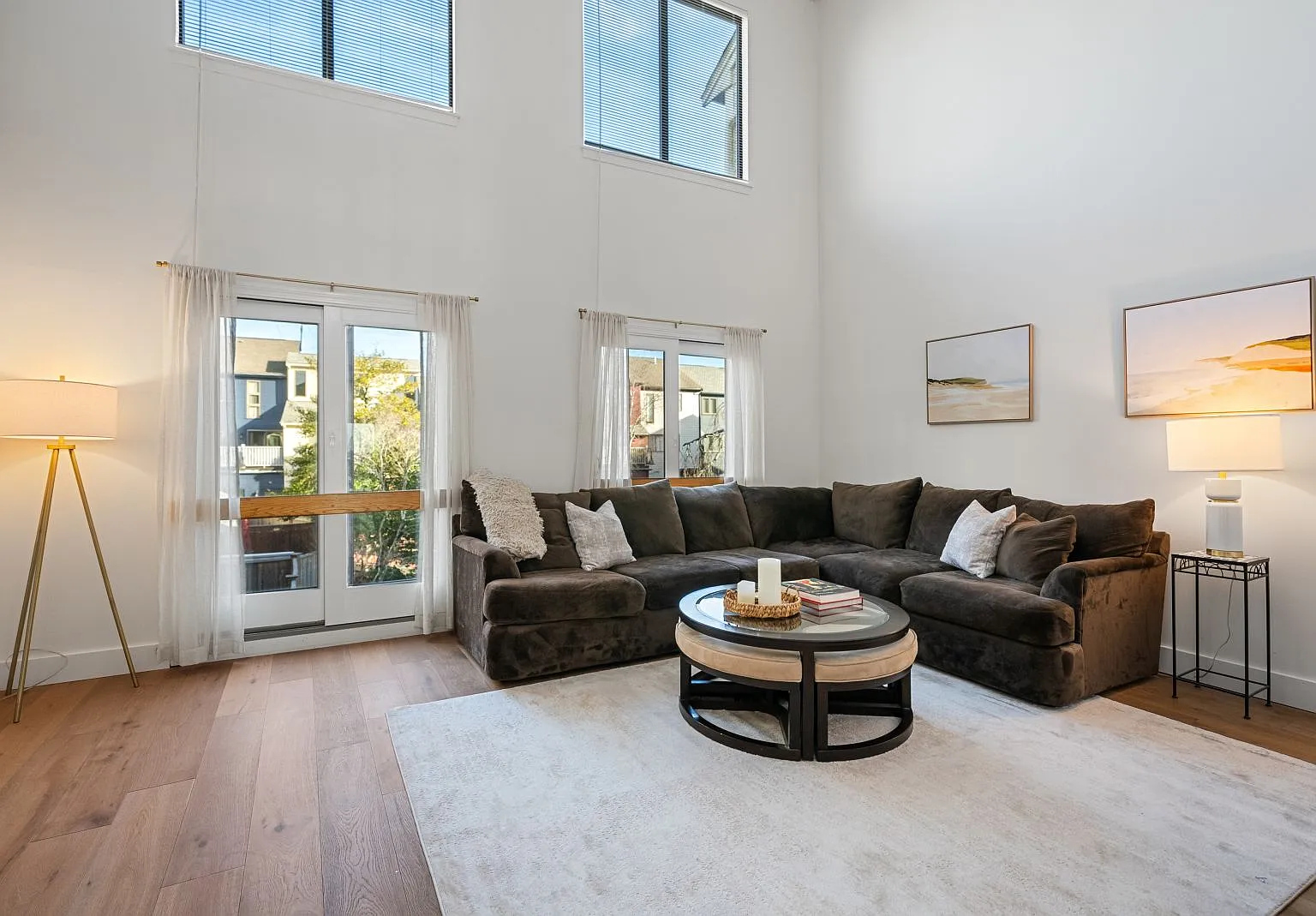 3 bed, 2.5 bath, 1656 sqft, $3,900 — Photo 1