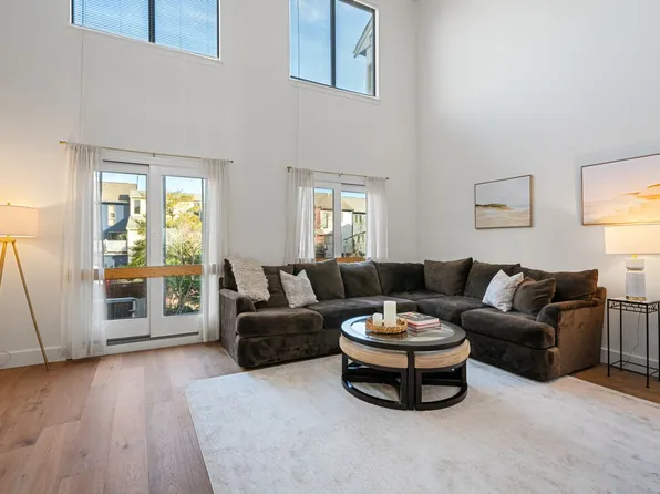 310 Swans Wharf Row, Newport, RI 02840