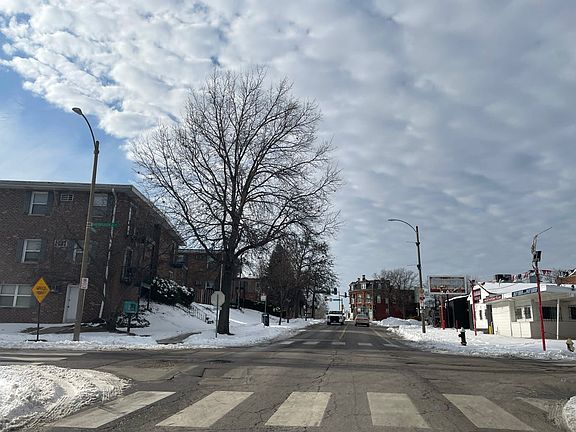 5th image of 2852 Arsenal St