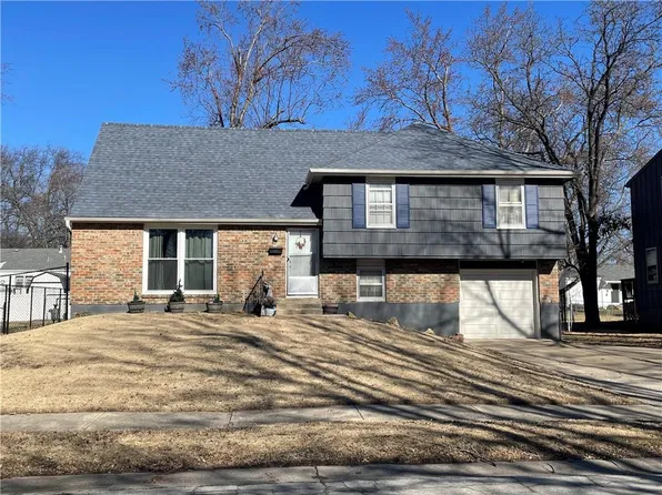 8200 E 134th St, Grandview, MO 64030