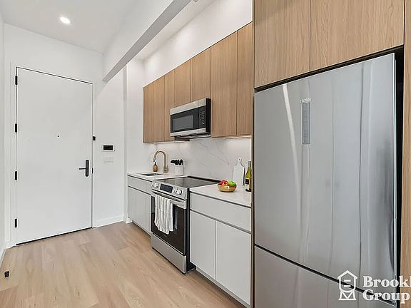 2nd image of 556 Baltic St #906