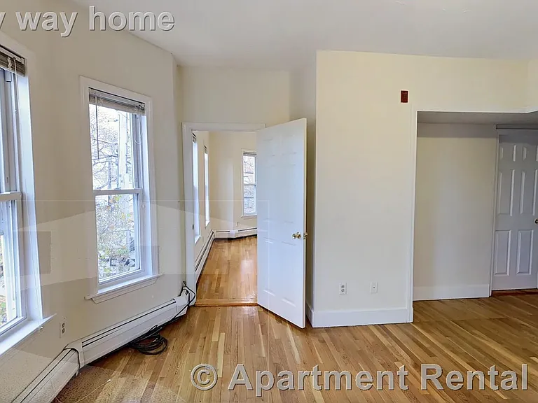 36 Bond St #2R — Photo 4