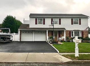 17 Yarmouth Ln, Nesconset, NY 11767