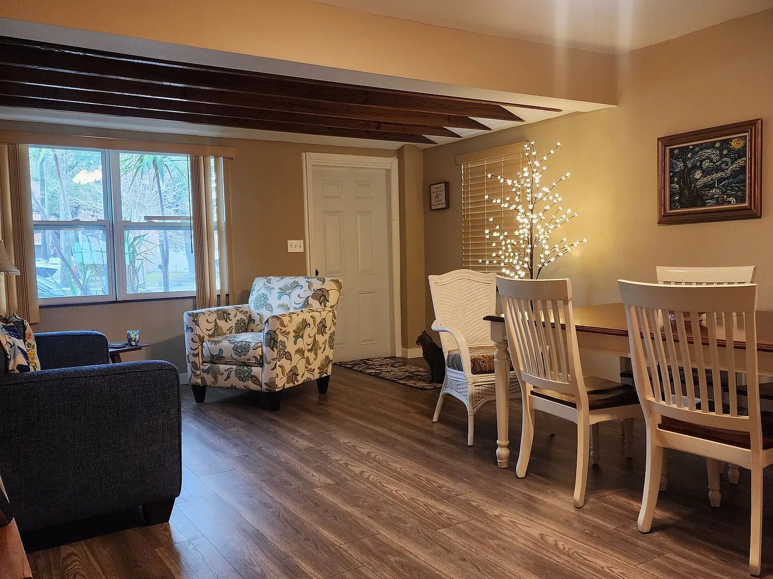 1 bed, 900 sqft, $2,395 — Photo 3