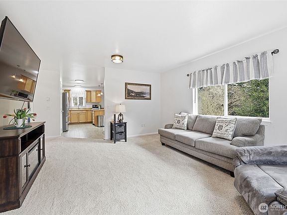 4th image of 331 Bachelor Rd