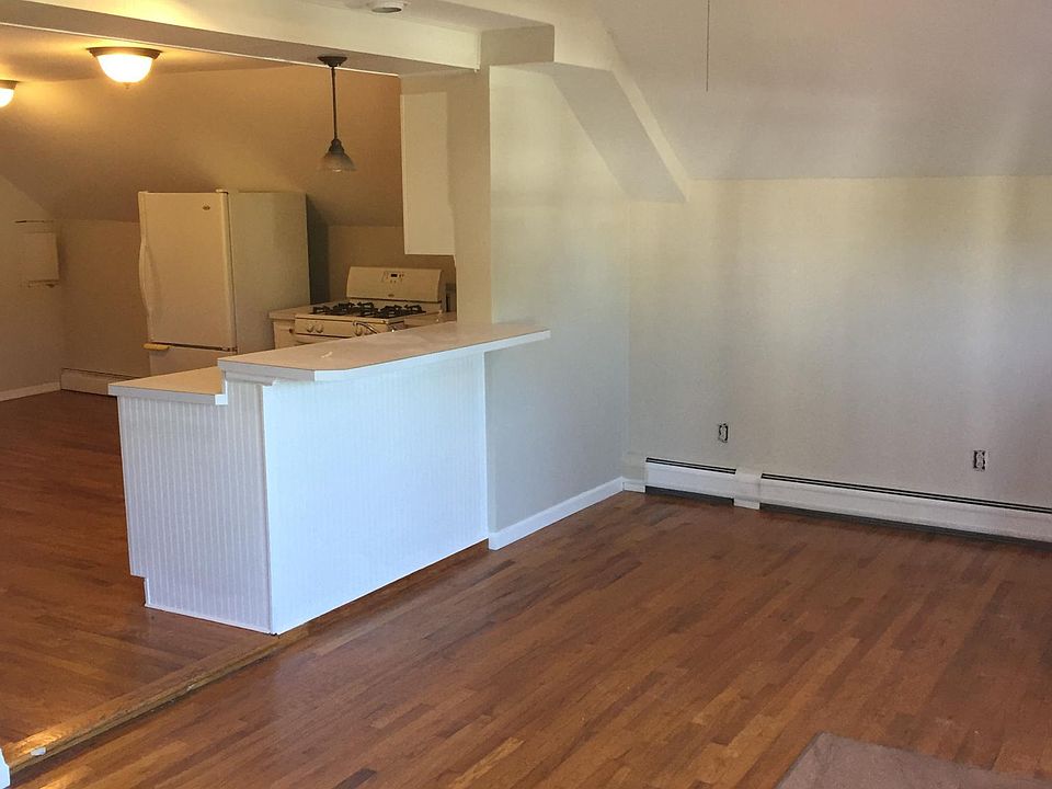 1st image of 68 Cherry St