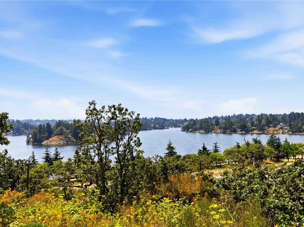 1243 Stancil Ln, View Royal, BC V8Z 1R6