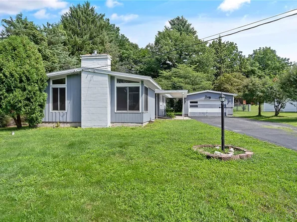 111 Windcrest Dr, Camillus, NY 13031