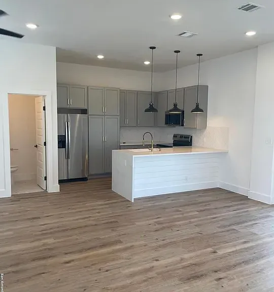 125 Micah Point #B — Photo 3